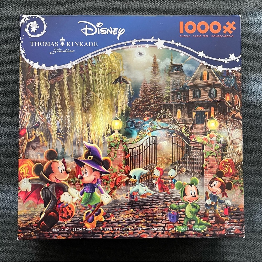 Disney Thomas Kinkade Halloween Puzzle with Mickey and Friends 1000